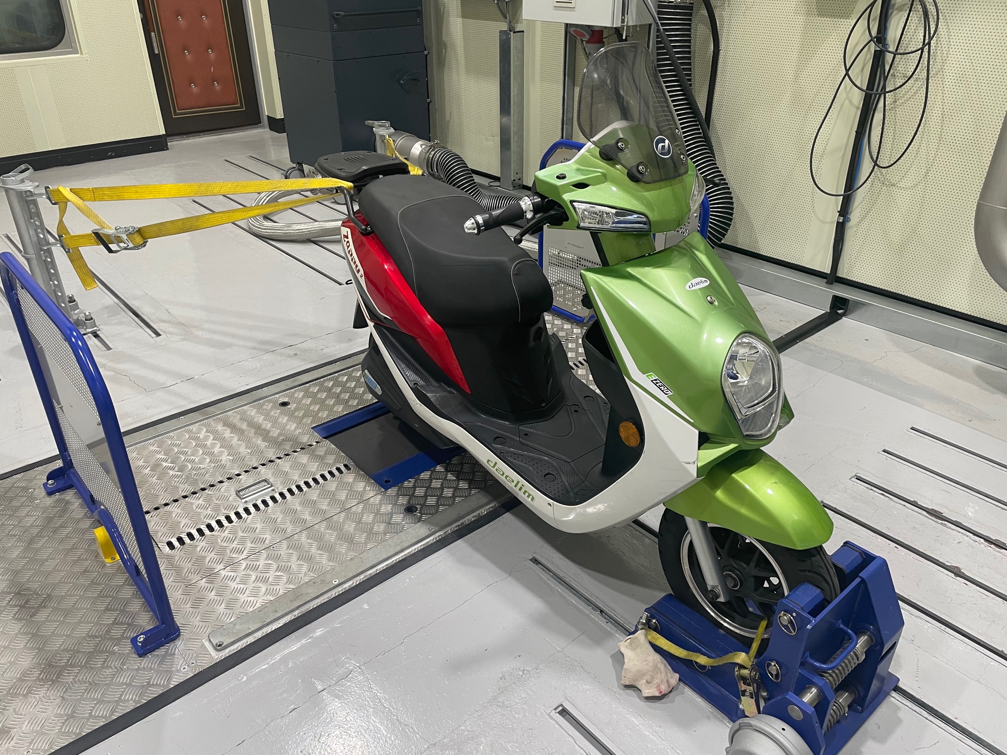 이륜차·초소형 전기차 시험실 (고도화) 이미지